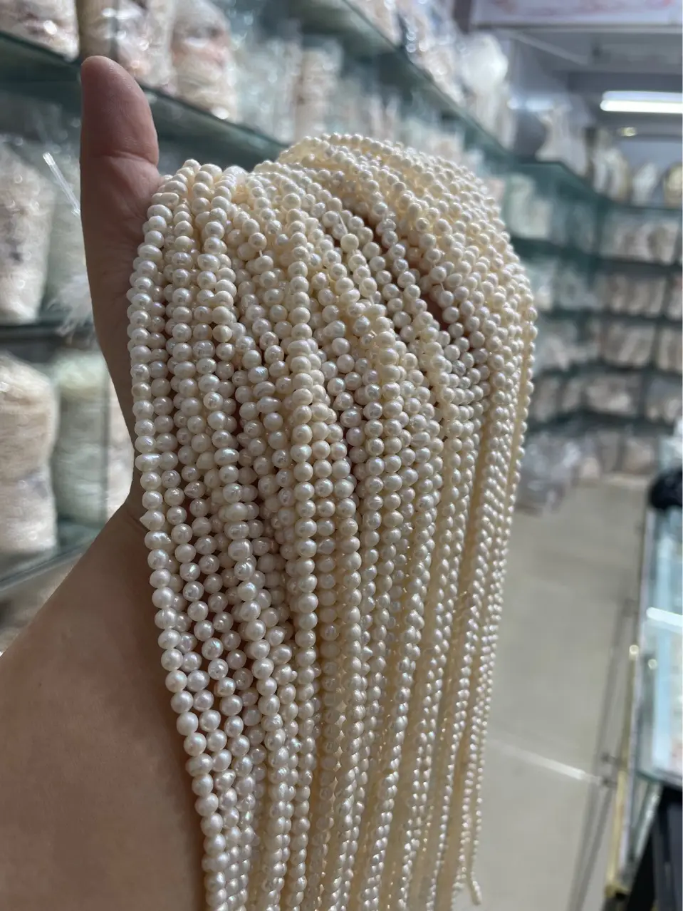 Natural Freshwater Pearl White Beads Necklace — feature 2