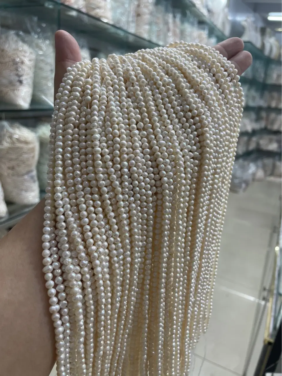Natural Freshwater Pearl White Beads Necklace — feature 3