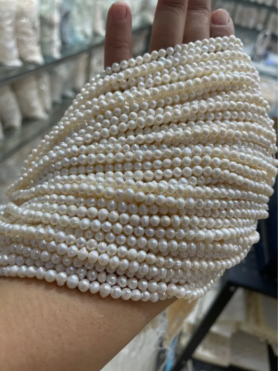 Natural Freshwater Pearl White Beads Necklace — feature 4