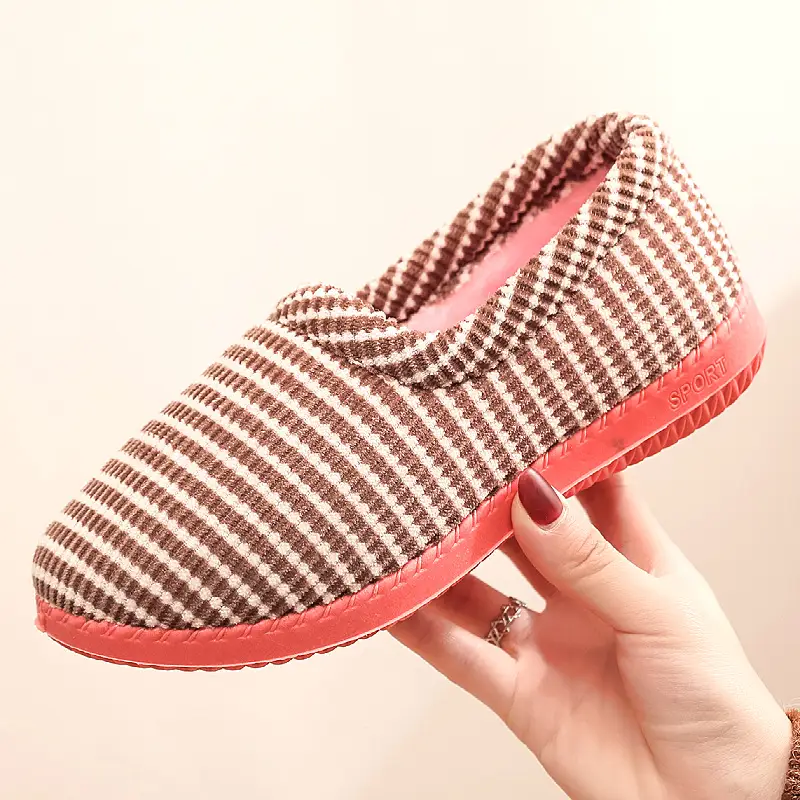 Winter New Home Cotton Slippers Comfortable Warm fleece-lined Slip-on Women's Cotton Shoes Soft Sole Trendy All-match Daily