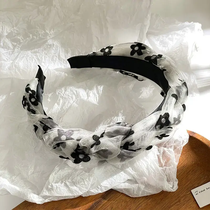 White Soft Skull Top Headband for Women Winter Hairpin - Image 17
