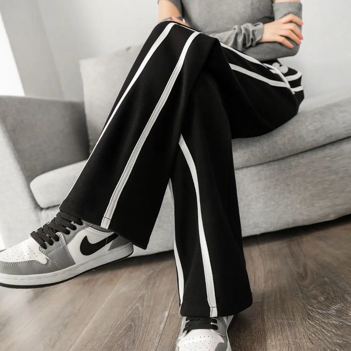 Women's Black Wide Leg Straight Cut Sweatpants 150-175 CM