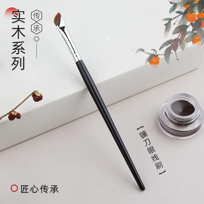 Beauty 192 Sickle Eyeliner Brush Oblique Angle Flat Head - Image 4