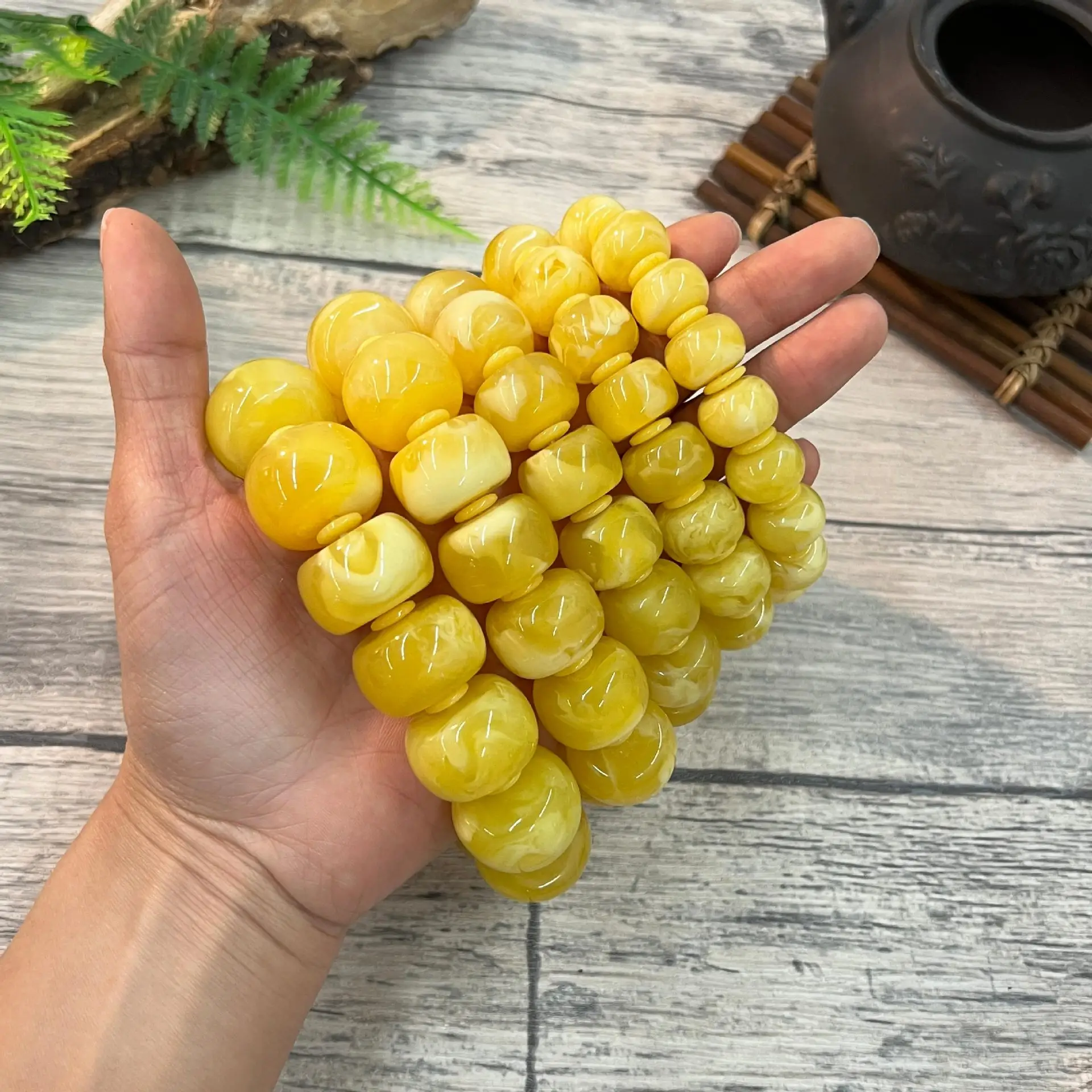Russian White Nectar Beads Single Circle Live Second Generation Floating Water Fluorescent Amber Beeswax Bracelet - Image 2