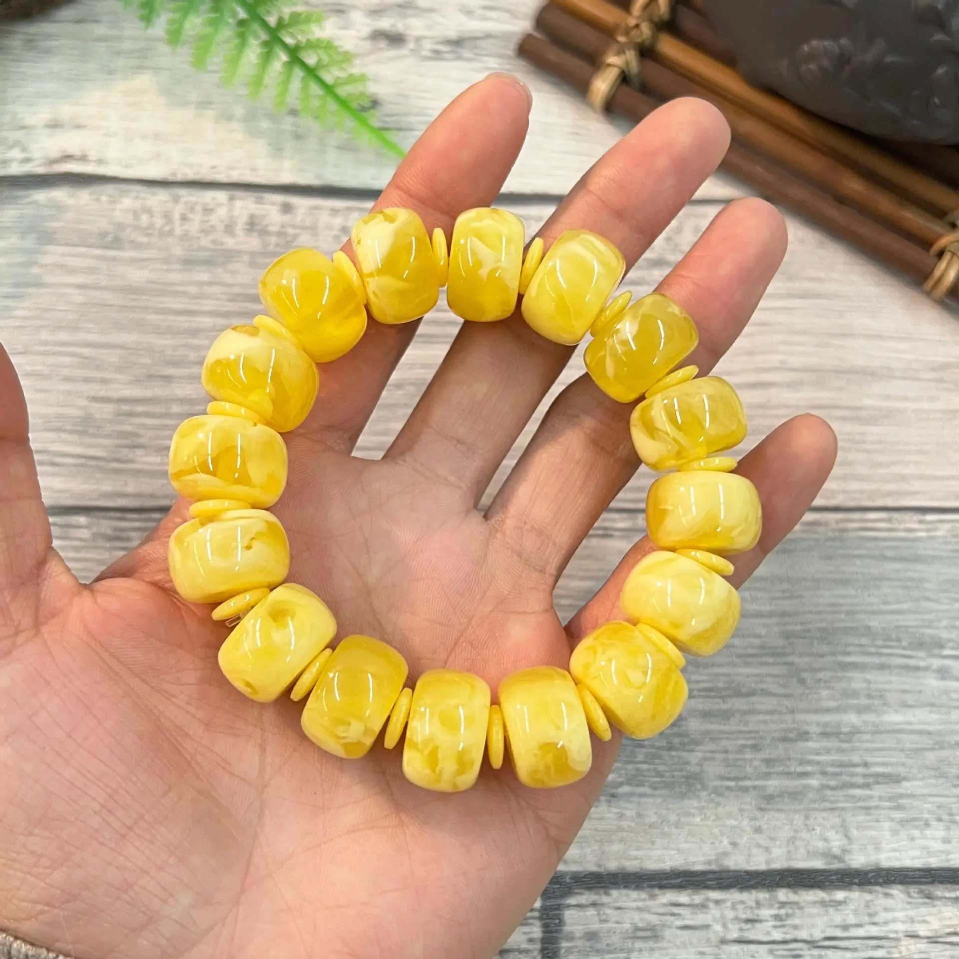 Russian White Nectar Beads Single Circle Live Second Generation Floating Water Fluorescent Amber Beeswax Bracelet — feature 12