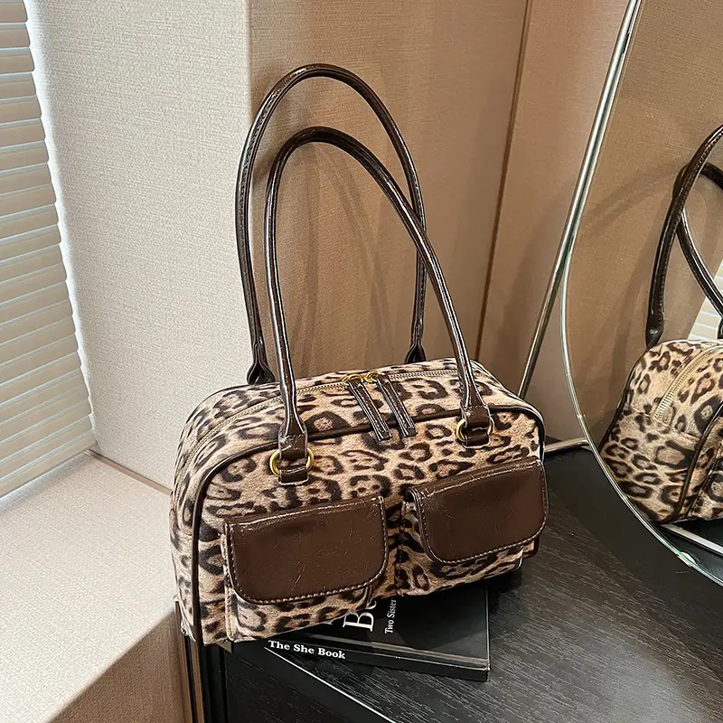 Women's Square Shoulder Bag White 2024 Trend - Image 12