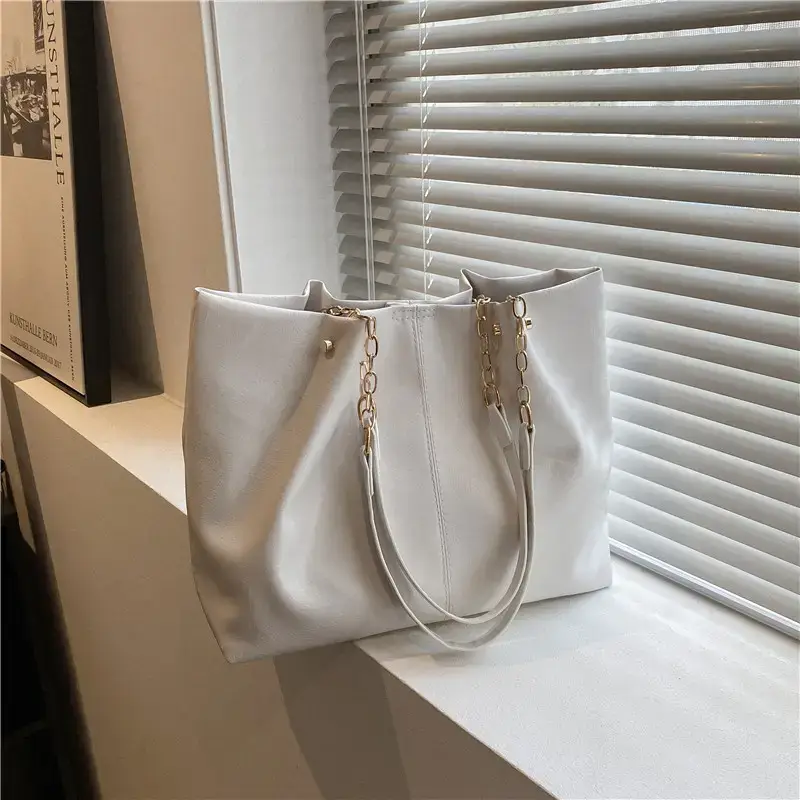 White Chain Shoulder Bag Large Capacity Women's Tote