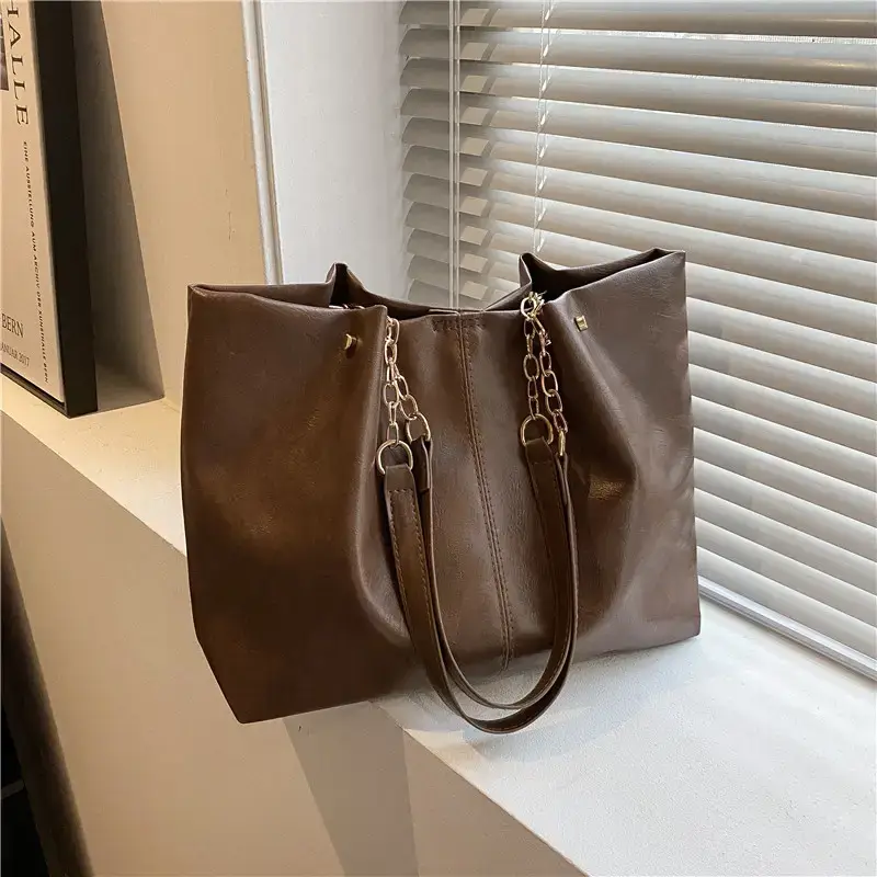 White Chain Shoulder Bag Large Capacity Women's Tote
