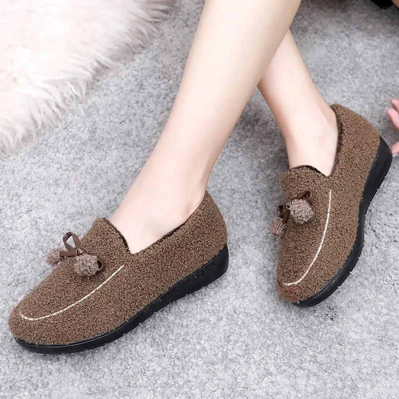2026 Winter New Style Old Beijing Cloth Shoes with Fleece Lining for Warmth, Everyday Indoor Women's Cotton Slippers, Slip-On Cotton Shoes - Image 7