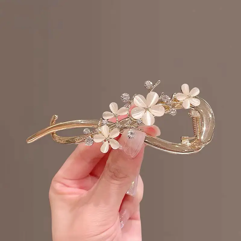 Retro Pearl Butterfly Hairpin with Antique Pan Head