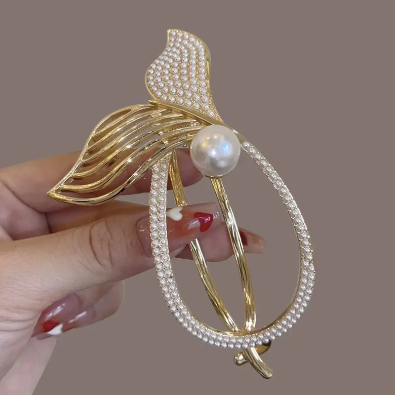 Retro Pearl Butterfly Hairpin with Antique Pan Head