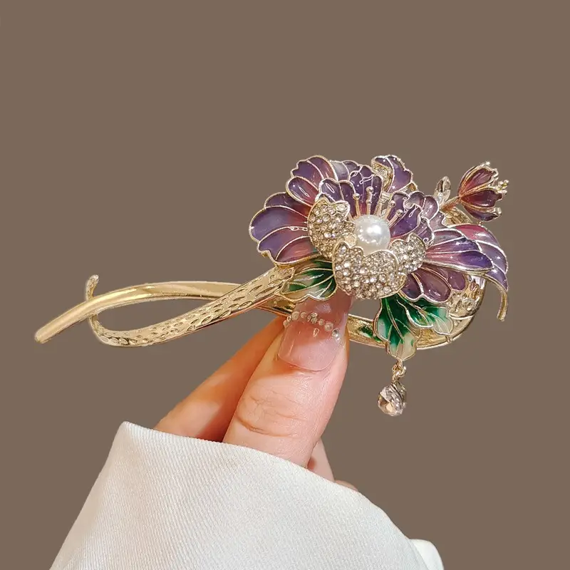 Retro Pearl Butterfly Hairpin with Antique Pan Head