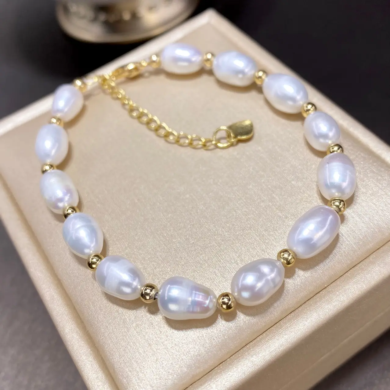 Natural Freshwater Pearl Jade Rabbit Bracelet for Women - Image 3