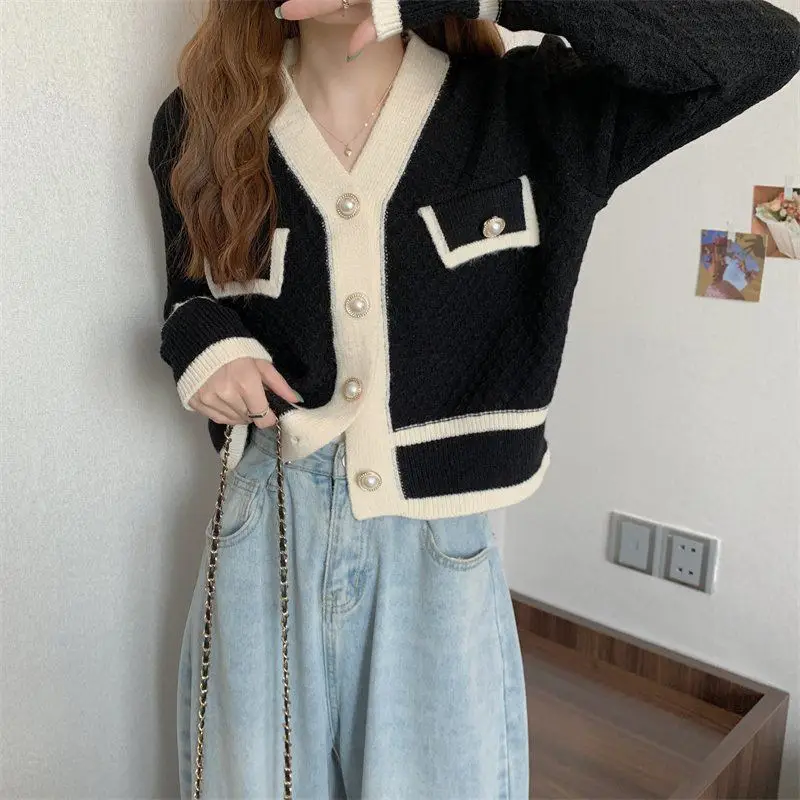 Women's Black White Knit Cardigan Jacket Autumn 25 — feature 17