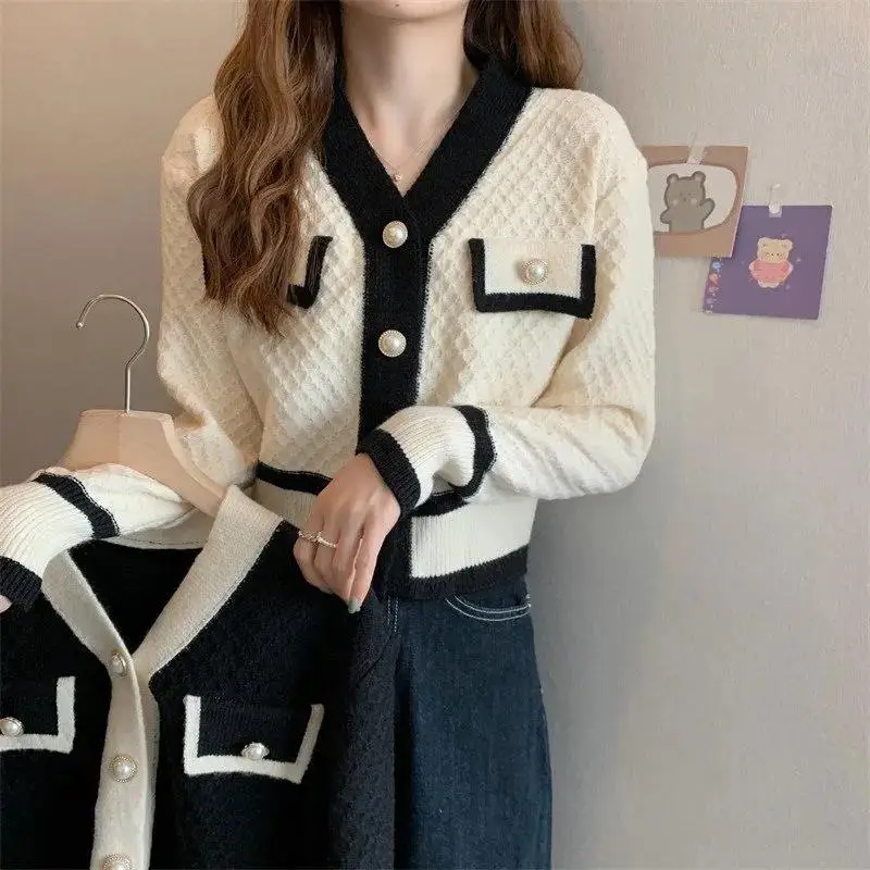 Women's Black White Knit Cardigan Jacket Autumn 25 — feature 20
