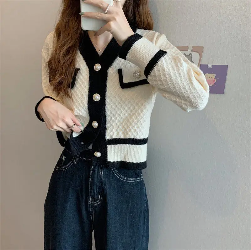 Women's Black White Knit Cardigan Jacket Autumn 25 — feature 5