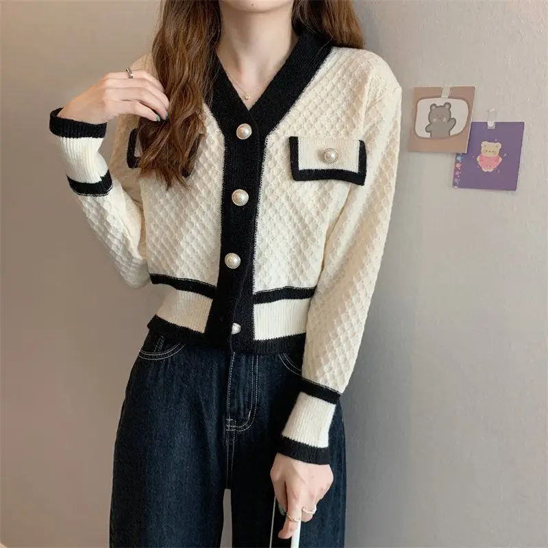 Women's Black White Knit Cardigan Jacket Autumn 25 — feature 7