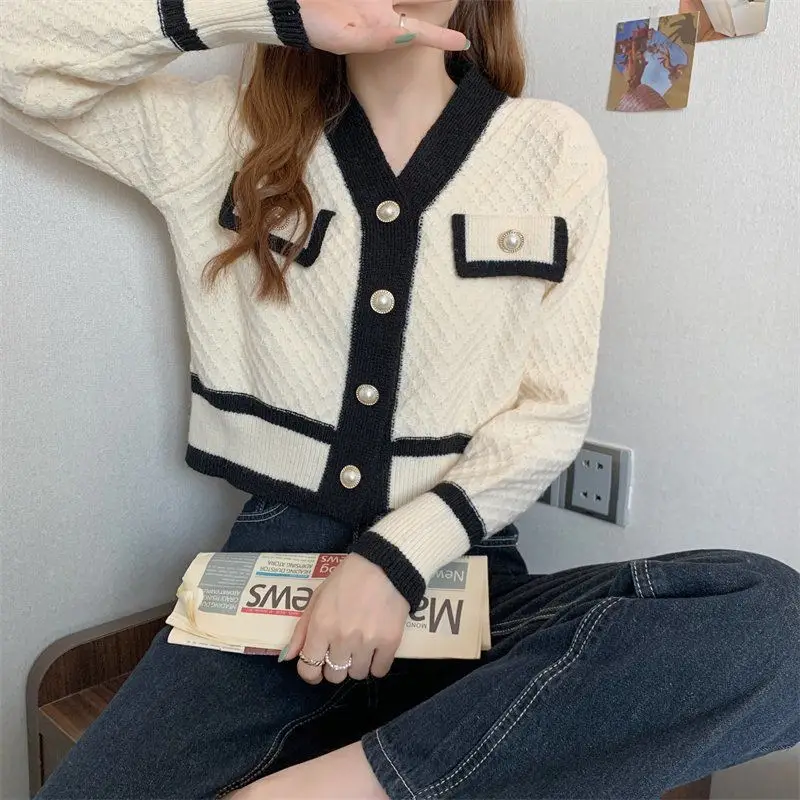 Women's Black White Knit Cardigan Jacket Autumn 25 — feature 8