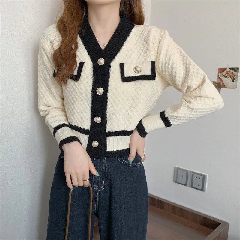 Women's Black White Knit Cardigan Jacket Autumn 25 — feature 9