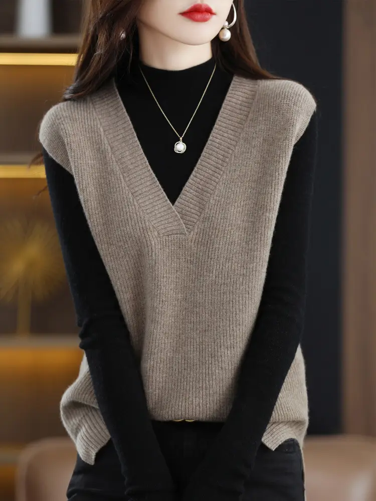Women's V-Neck Knitted Vest Sleeveless Winter Wear - Image 3