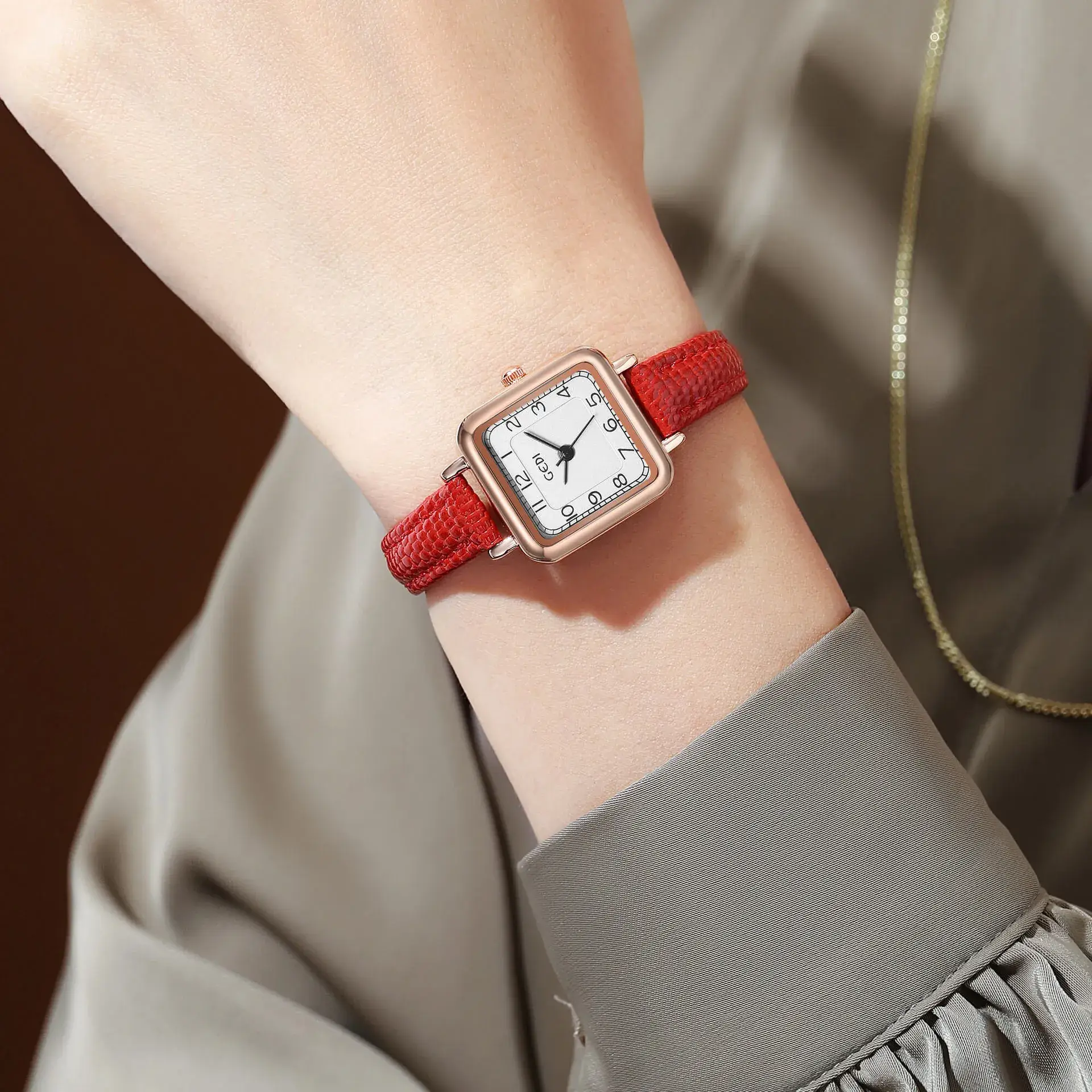 Goldie Square Watch for Women Quartz Waterproof - Image 7