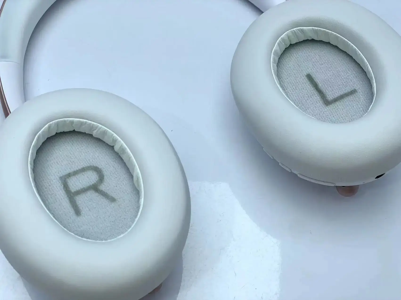 Wireless Bluetooth Headphones with Heavy Bass & Three Function — feature 13