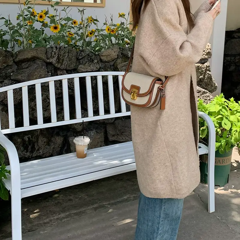 New South Korea Niche Design Leather Patchwork Canvas Saddle Bag — feature 18