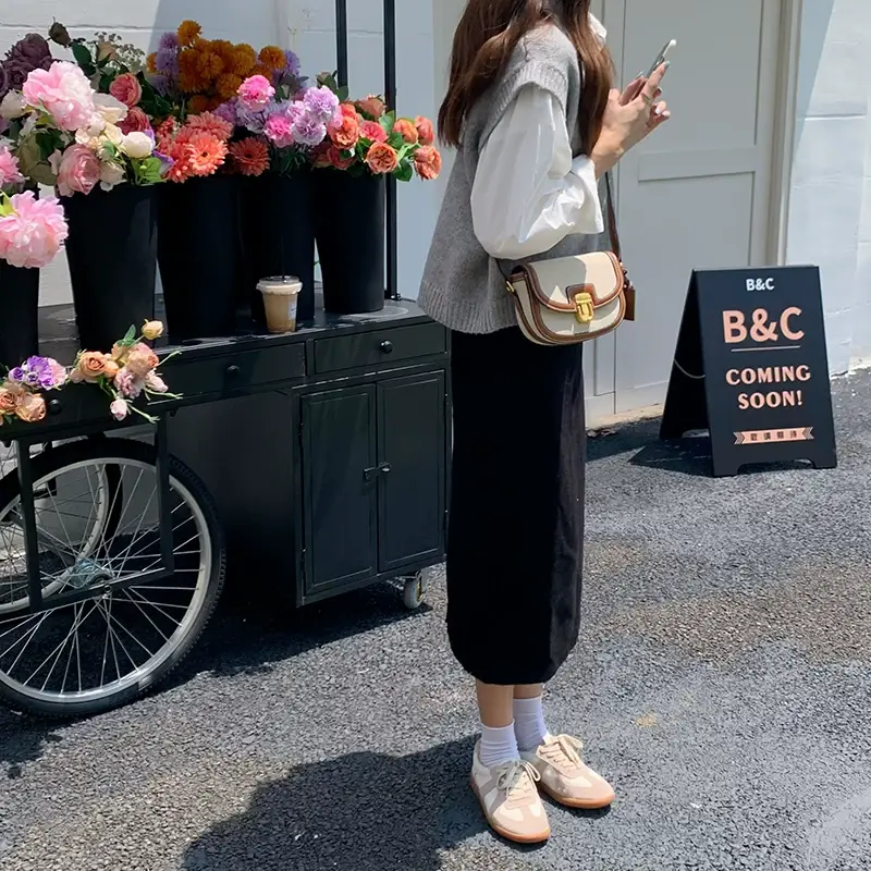 New South Korea Niche Design Leather Patchwork Canvas Saddle Bag — feature 25