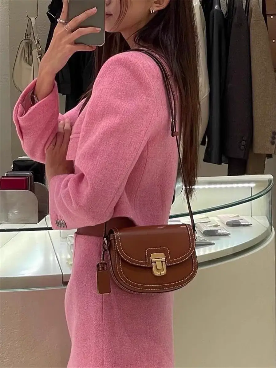 New South Korea Niche Design Leather Patchwork Canvas Saddle Bag — feature 4