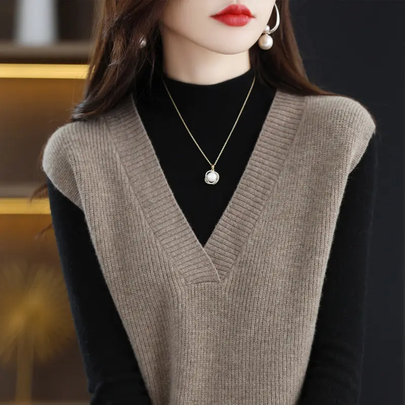 Red V-Neck Sleeveless Knitted Sweater Vest - Image 3