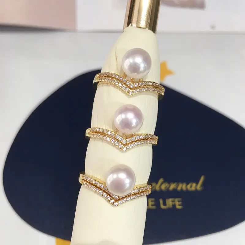 18K Gold Pearl Triangle Ring with Zircon Accents