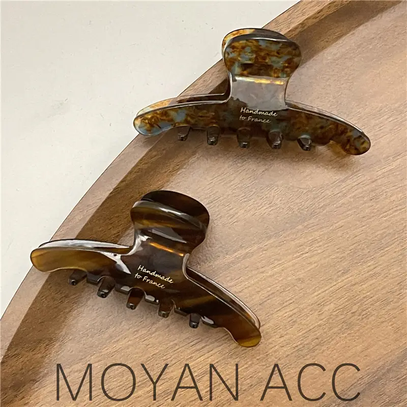 Maillard Acetic Acid Amber Shark Clip Large Elegant Hair Clip - Image 6