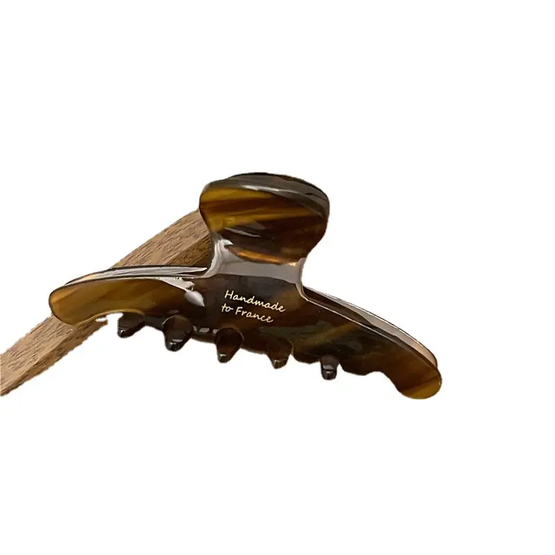 Maillard Acetic Acid Amber Shark Clip Large Elegant Hair Clip - Image 7