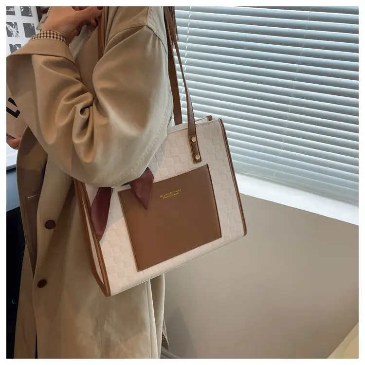Large Capacity Women's Tote Bag Brown Leather — feature 22