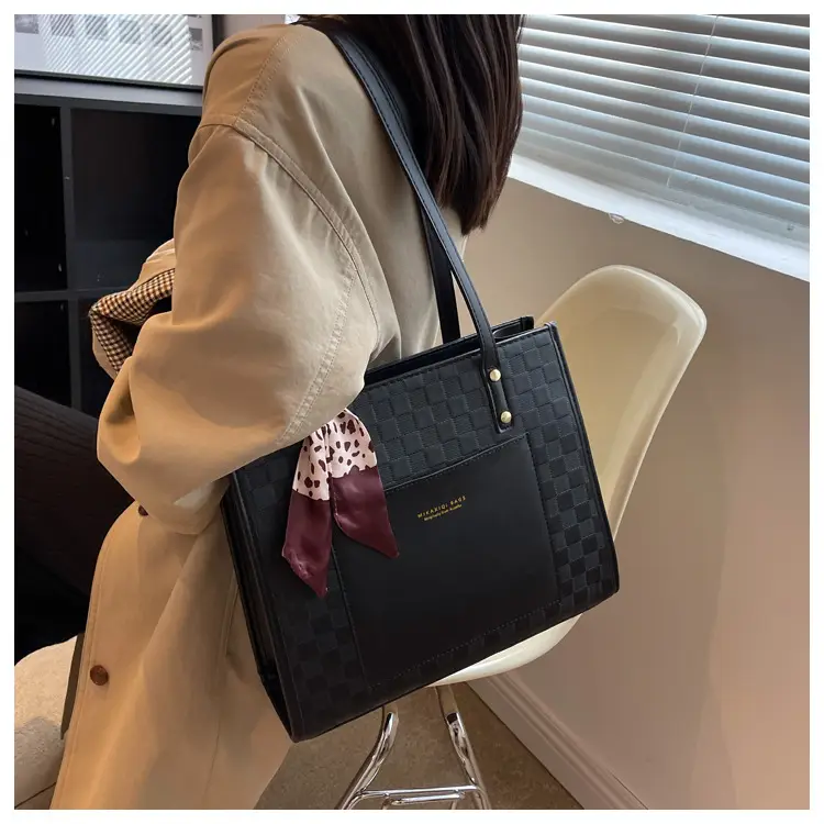 Large Capacity Women's Tote Bag Brown Leather — feature 26