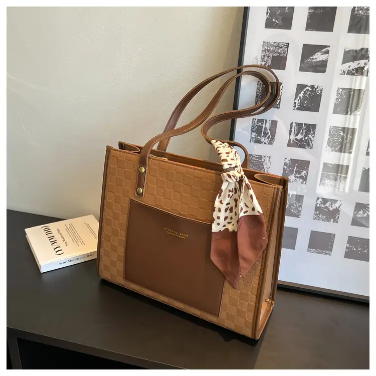 Large Capacity Women's Tote Bag Brown Leather — feature 29