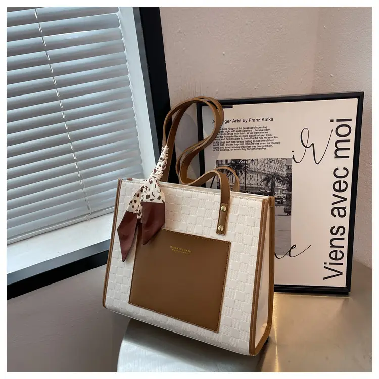 Large Capacity Women's Tote Bag Brown Leather — feature 35