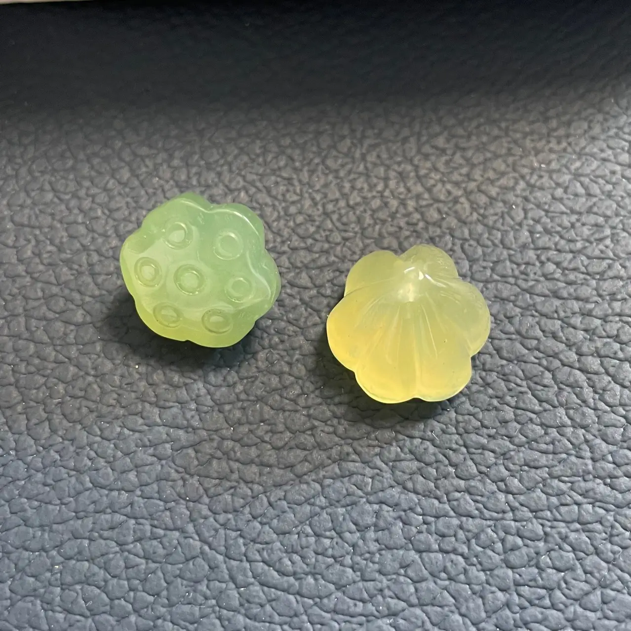 Xiuyan Jade Lotus Seed Pendant 12mm Green — feature 5