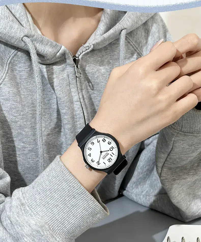 Men Black Analog Quartz Watch Lightweight Waterproof — feature 16