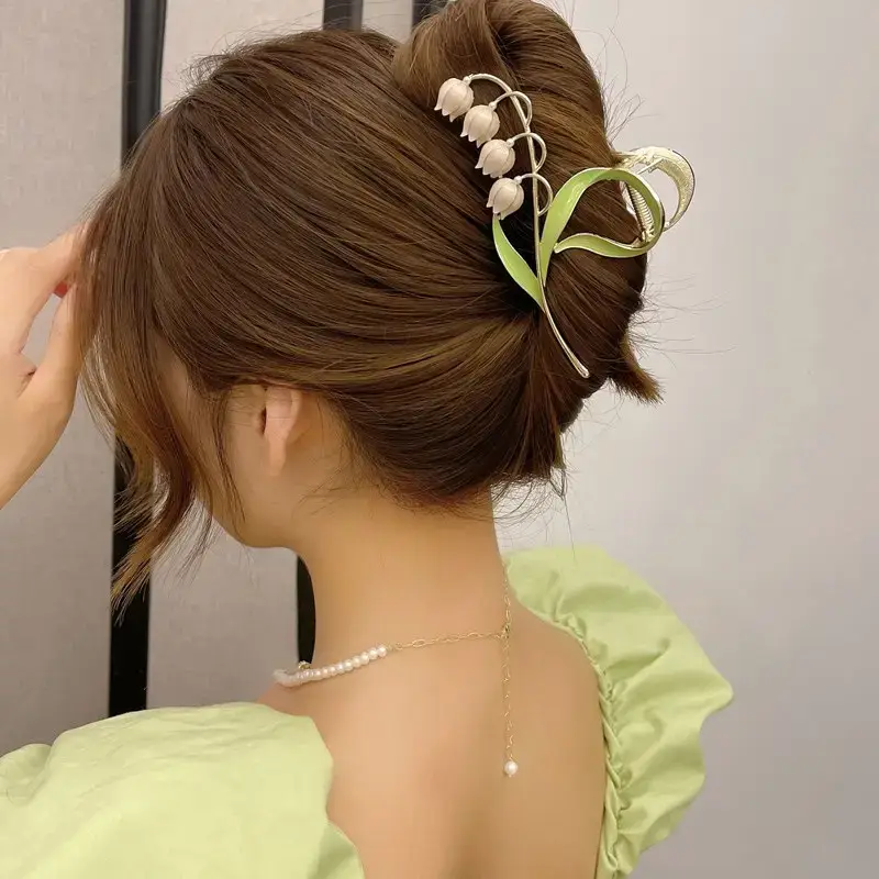 Golden Butterfly Hair Clip for Women Summer Claw Accessory - Image 8