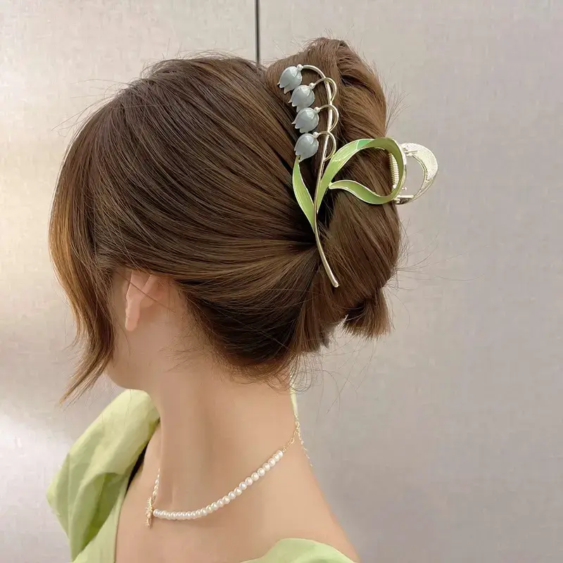 Golden Butterfly Hair Clip for Women Summer Claw Accessory - Image 9