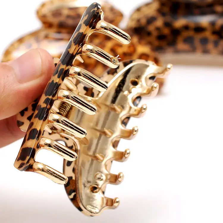 Leopard Print Acrylic Hair Clips for Women - Image 4