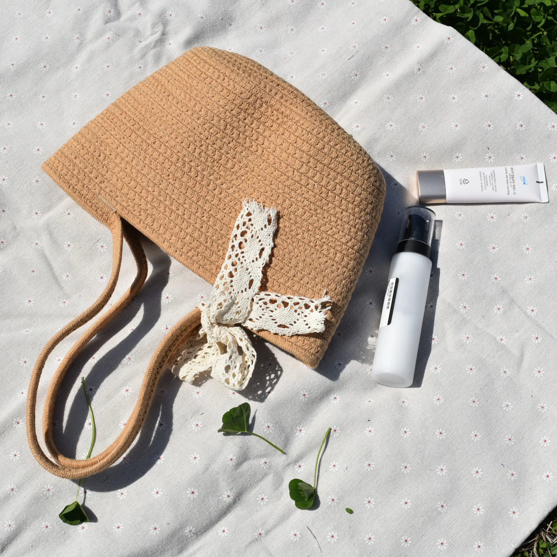 Portable Cotton Shoulder Bag with Lace Trim - Image 5