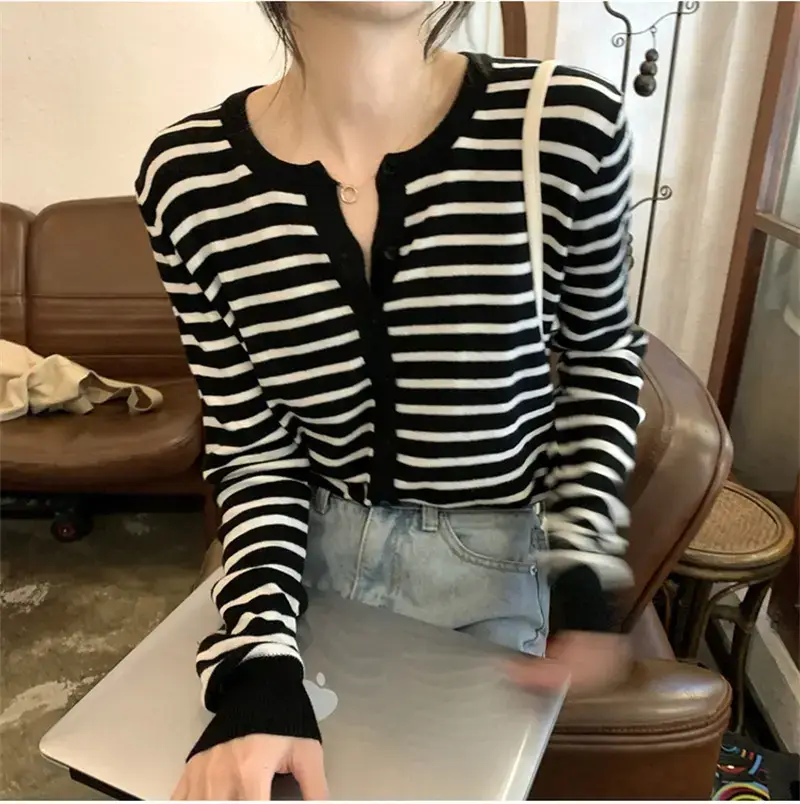 Women's Korean-style Striped Cardigan Coat 2025 — feature 12