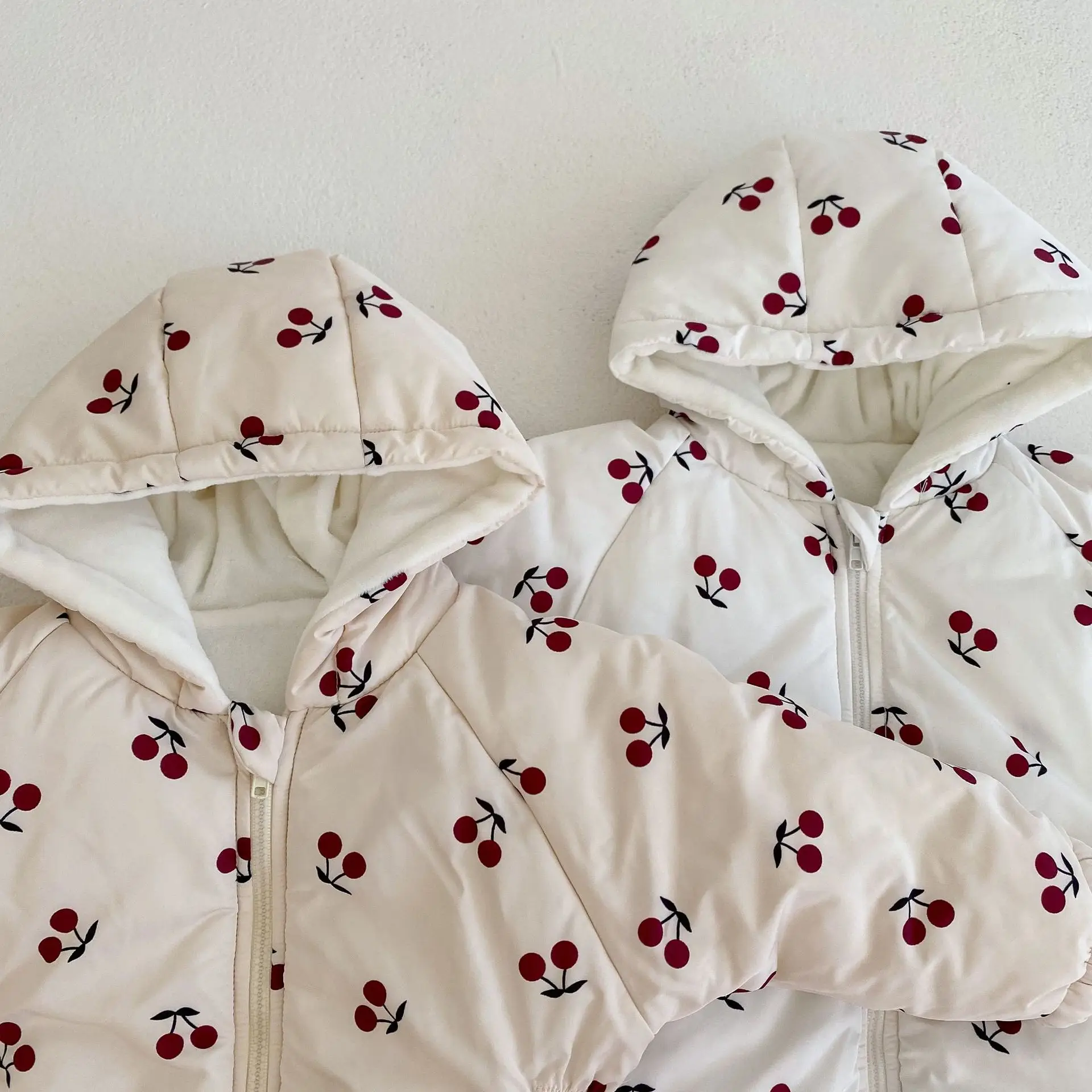 2025 Winter Velvet Hooded Quilted Coat for Baby Girls Cherry Print — feature 13