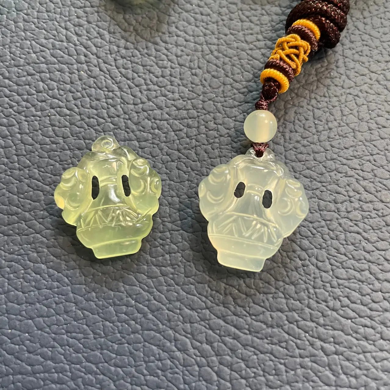 Hand Carved Jade Vase Pendants 23x19x5mm