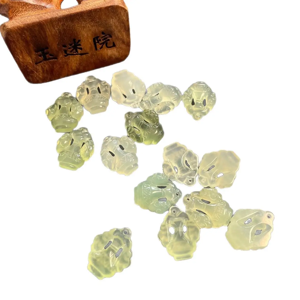 Hand Carved Jade Vase Pendants 23x19x5mm