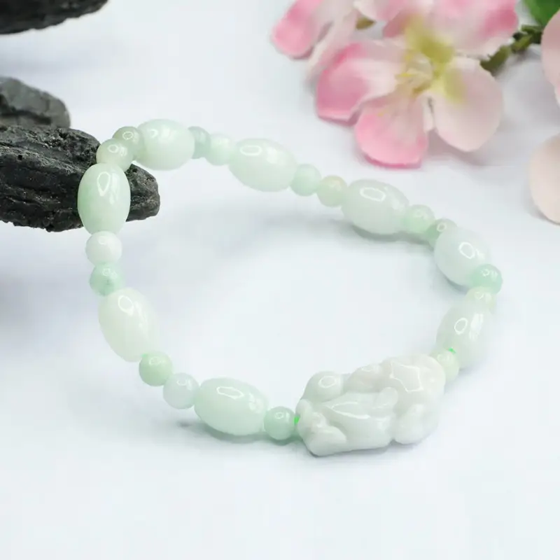Guan Yu Jadeite Bracelet Green Natural Grade — feature 8