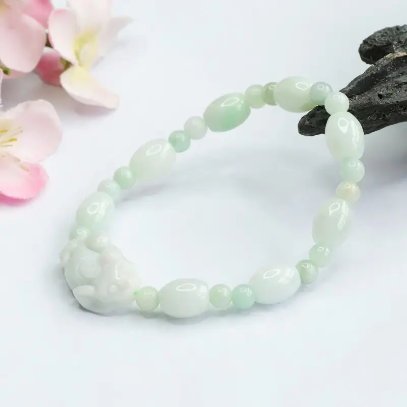 Guan Yu Jadeite Bracelet Green Natural Grade — feature 9