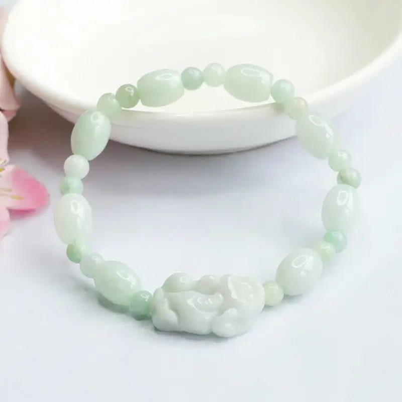 Guan Yu Jadeite Bracelet Green Natural Grade — feature 5